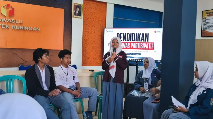 Bawaslu Kuningan Gelar Pendidikan Pengawas Partisipatif untuk Pemilih Pemula