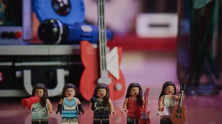 LEGO Rilis Koleksi Eksklusif Olivia Rodrigo