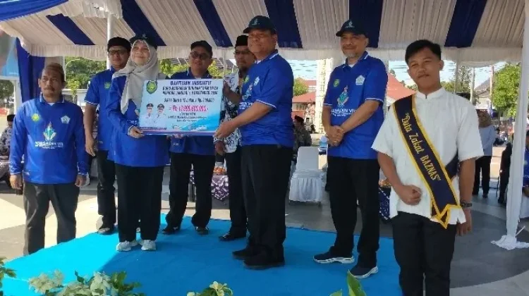 Lucky Hakim Cairkan Dana Hibah Rp 13 Miliar Guru MDT Indramayu
