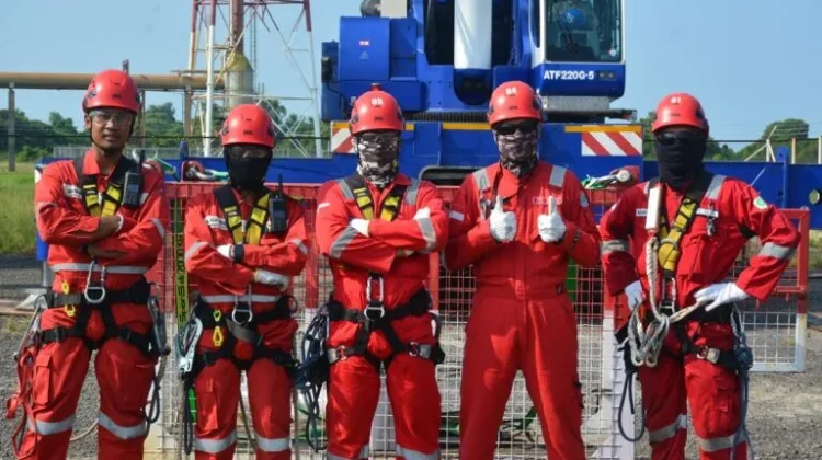 Pertamina Patra Niaga Balongan Simulasi Penyelamatan di Ketinggian Flare