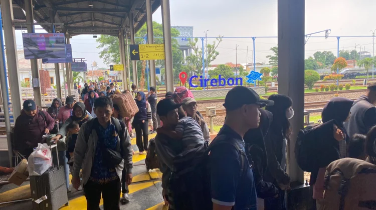 PT KAI Daop 3 Cirebon Layani 2,13 Juta Pelanggan pada Semester I 2026