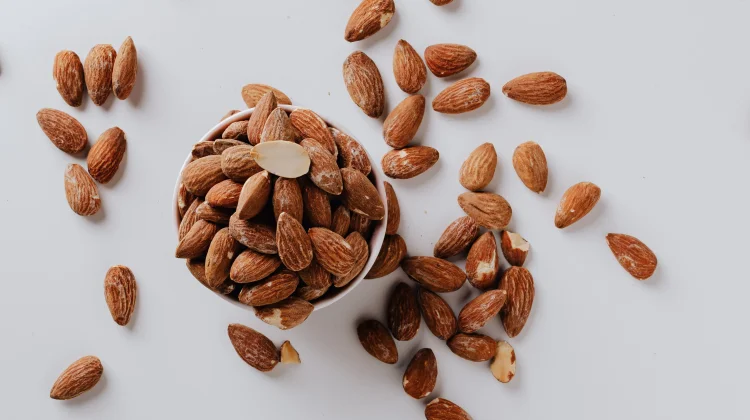 Almond, Camilan Sehat Kaya Nutrisi Penunjang Kesehatan Tubuh