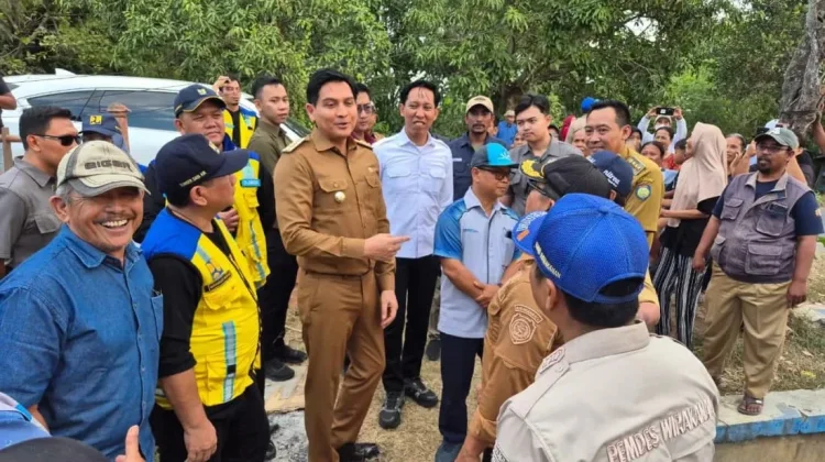 Lucky Hakim Pastikan Pasokan Air Sawah di Indramayu Lancar