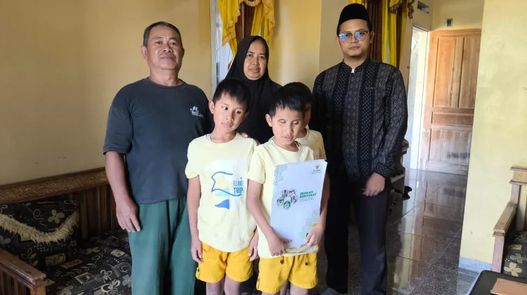 Kembar tiga Hafal Satu Juz Al-Qur'an, BAZNAS Kuningan Tambah Modal Usaha Orang Tua