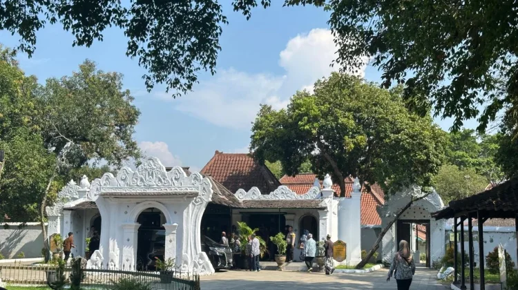 Libur Sekolah, Keraton Kasepuhan Cirebon Jadi Pilihan Wisata Edukasi