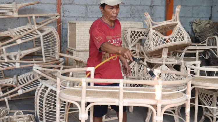 Pemkab Cirebon Lengkapi Bukti Historis Pendaftaran IG Kerajinan Rotan