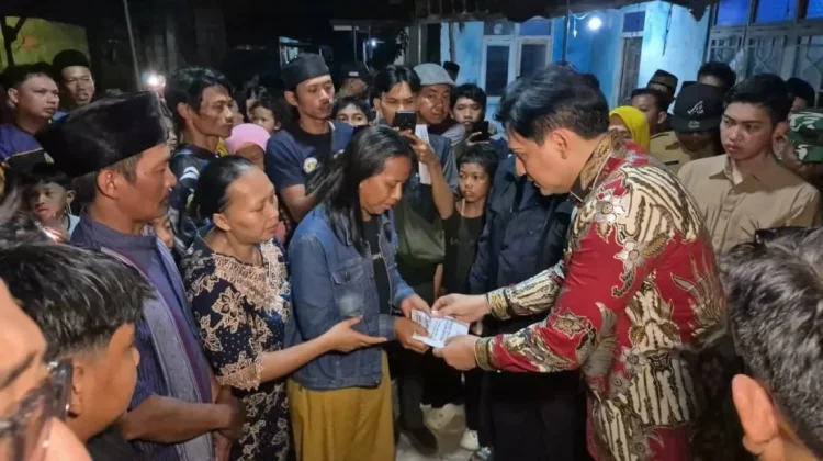 Bupati Indramayu Takziah ke Rumah Duka Korban Laka Lantas Maut