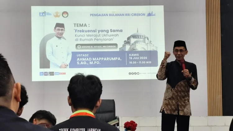 Pengajian Rutin RRI Cirebon Ajak Pegawai Bangun Frekuensi Hati Positif