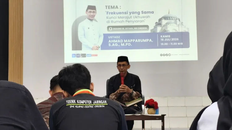 Ustadz Ahmad Mapparumpa Ajak Pegawai RRI Cirebon Perkuat Koneksi Diri