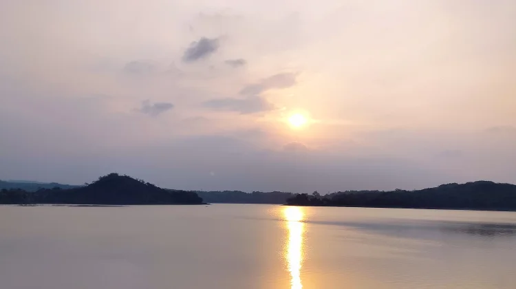 Menjelajahi Keindahan Alami Danau Setu Patok Cirebon