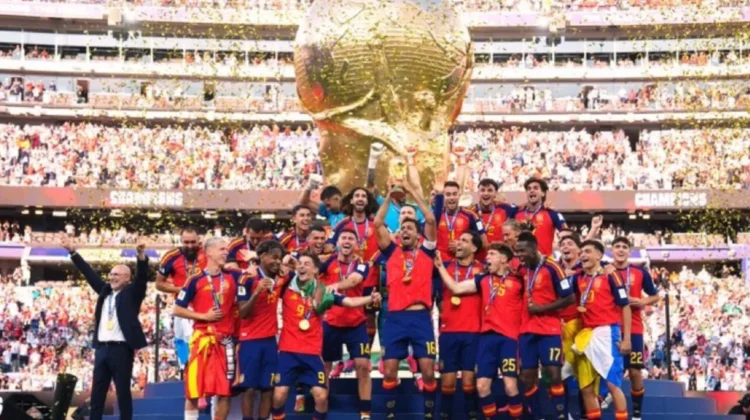 Ferran Torres Antar Spanyol Juara Dunia, La Furia Roja Borong Rekor dan Penghargaan