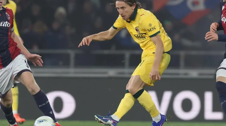 Luka Modrić Resmi Bertahan di AC Milan, Perpanjang Kontrak Setahun
