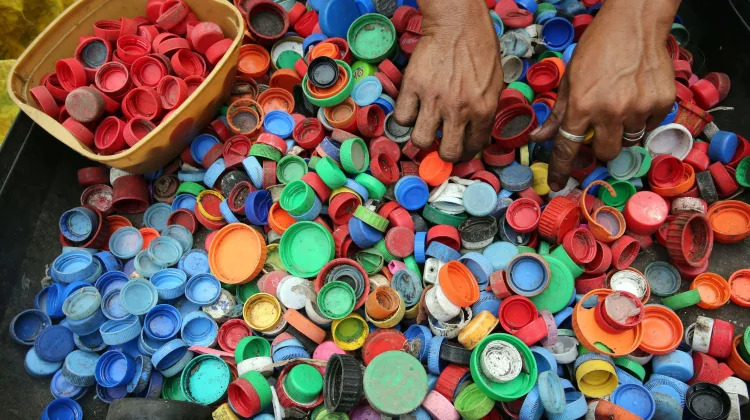 Pemilahan Sampah Anorganik Buka Peluang Ekonomi bagi Masyarakat