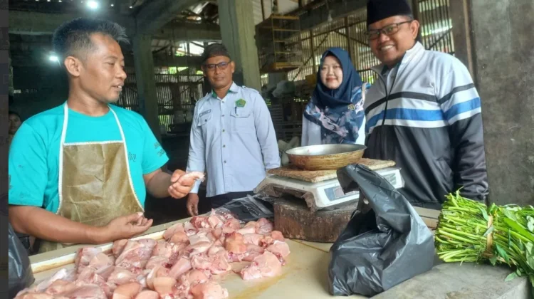 Penyuluh Agama Islam KUA Babakan Melaksanakan Sosialisasi Penyembelihan Ayam