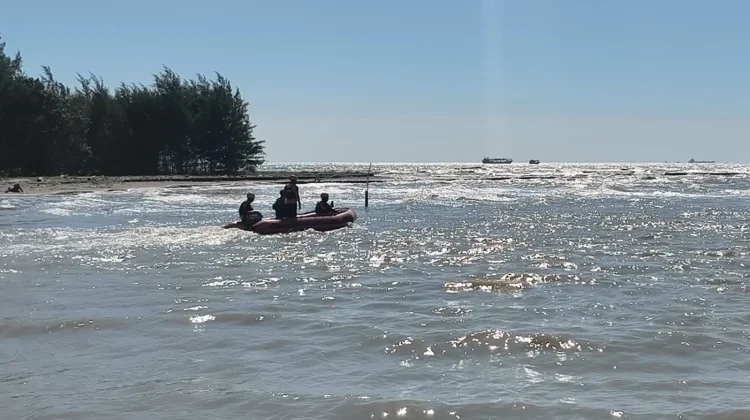Operasi SAR Pencarian 3 ABK KM Ratna Ningsih di Perairan Indramayu Berlanjut