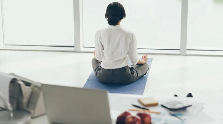 Cara Sederhana Menyiapkan Energi Mental sebelum Bekerja