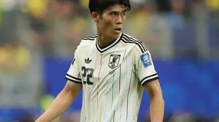 Crystal Palace Bidik Tomiyasu untuk Perkuat Lini Pertahanan