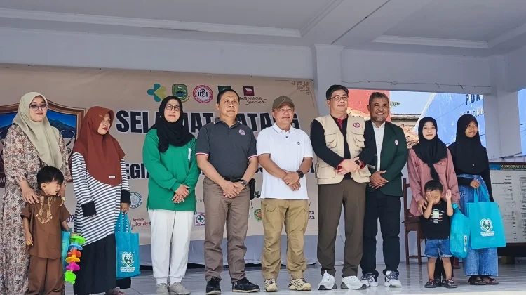 Turun Gunung: 11 Dokter Spesialis IDI Kuningan Gelar Pengobatan Gratis