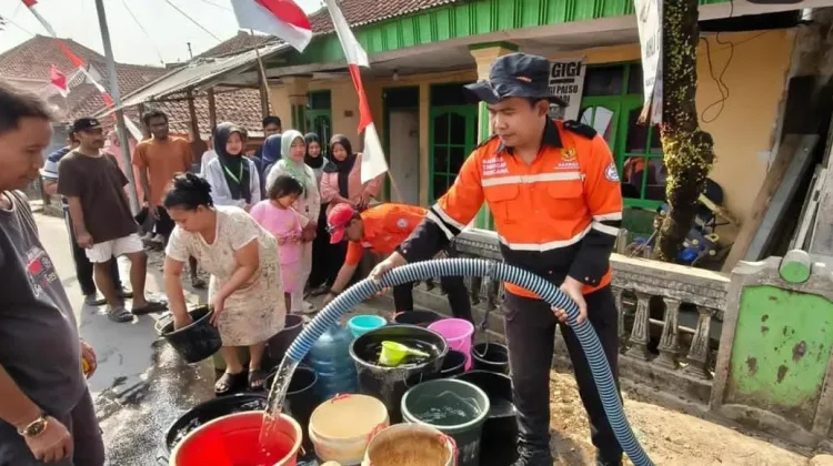 BAZNAS Kuningan Salurkan 180 Ribu Liter Air Bersih untuk Warga