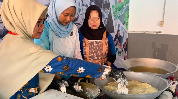 Lapas Indramayu Latih Warga Binaan Wanita Budidaya Jamur Tiram