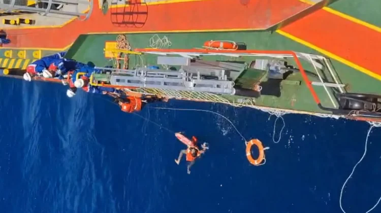 MT Transko Arafura Selamatkan 17 Korban Kebakaran KMP Mutiara Sentosa 2