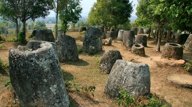 Puluhan Jasad Terkubur dalam Guci Kematian