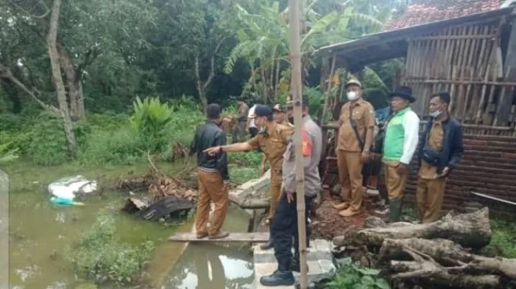 Ratusan KK di Sukagumiwang Indramayu Terancam Pergeseran Tanah