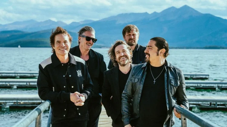 Train Umumkan Album Baru “Mad Dog in the Fog”