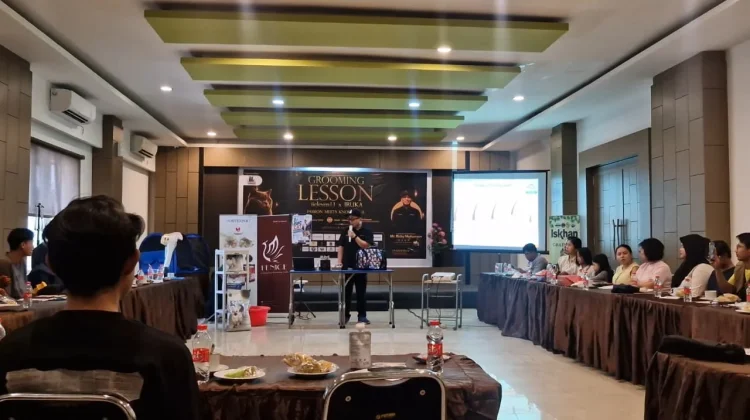 Iieleven11 Cattery & IRUKA Pet Aesthetique Gelar Grooming Lesson di Cirebon