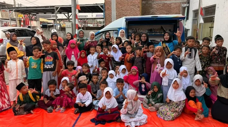Teras Ngabaca di Kelurahan Kalijaga Dinilai Dukung Pendidikan dan Literasi Anak