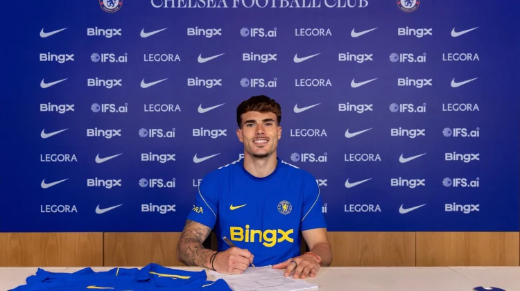 Chelsea Resmi Datangkan Chavarría dari Rayo Vallecano