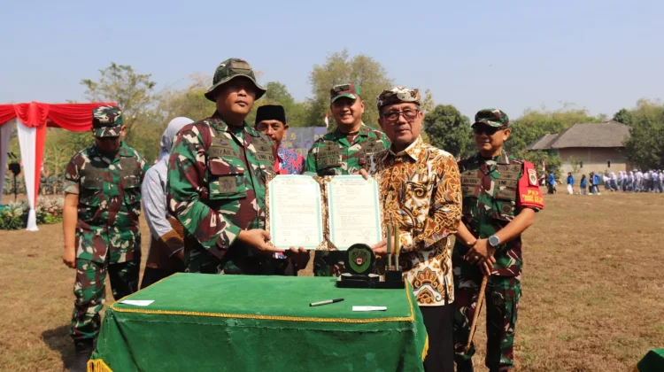 Pemkab Cirebon Apresiasi Sinergi TNI dalam Pembangunan Desa Luwungkencana