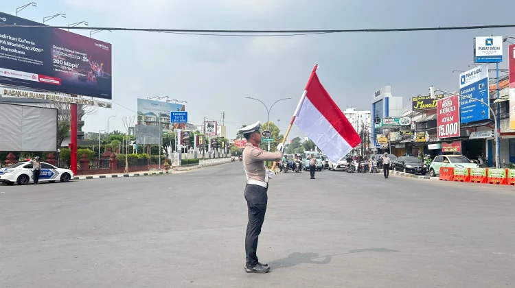 Hormati Detik Proklamasi, Lalu Lintas di Dua Simpang Cirebon Berhenti Tiga Menit