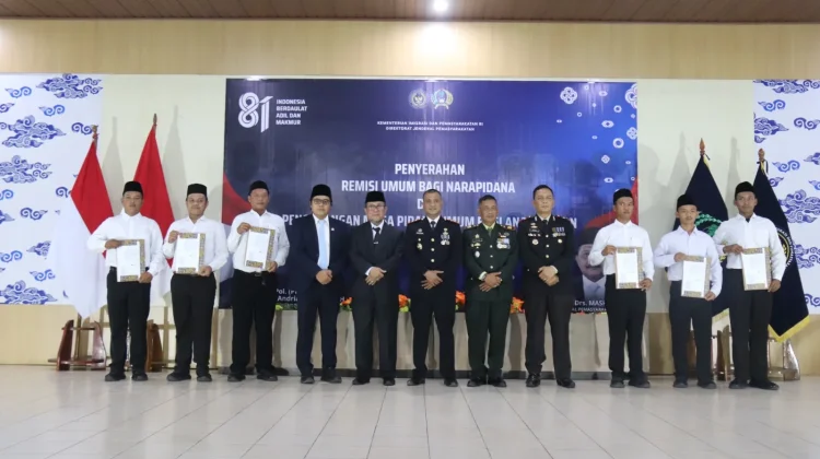 Warga Binaan Lapas Narkotika Kelas IIA Cirebon Terima Remisi pada HUT ke-81 RI
