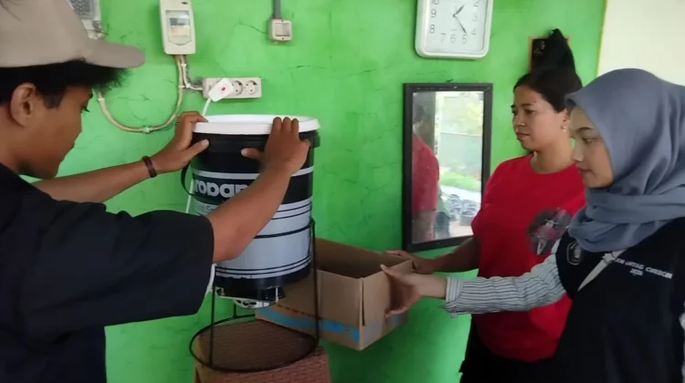 Mahasiswa KKM Girinata Rancang Mesin Pencacah Sampah Organik