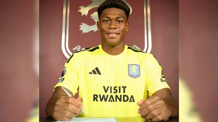Aston Villa Rekrut Zion Suzuki, Kiper Asia Pertama di Liga Inggris