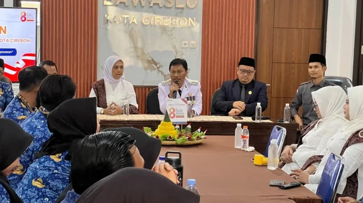 Wali Kota Cirebon Hadiri Tasyakuran HUT ke-8 Bawaslu Kota Cirebon