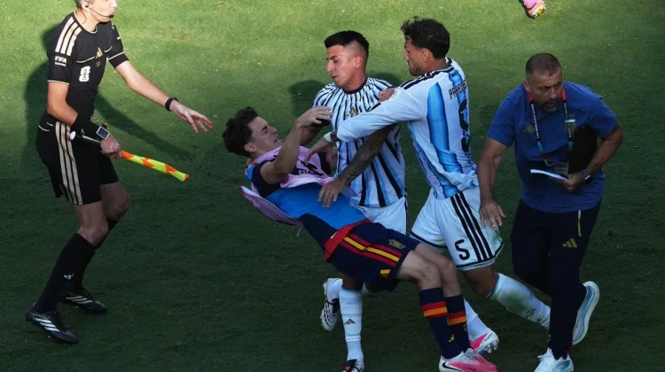 FIFA Jatuhkan Sanksi usai Kericuhan Spanyol vs Argentina