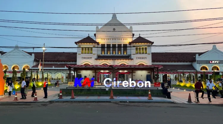 KAI Daop 3 Cirebon Permudah Akses Wisatawan menuju Sejumlah Destinasi