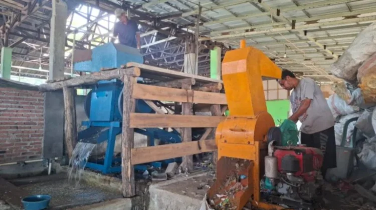 Desa Ciawigajah Cirebon Sulap Sampah Jadi RDF dan Pupuk Organik