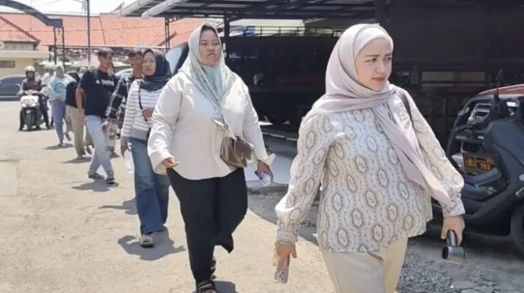 Belasan Warga di Indramayu Tertipu Arisan Online Hingga Ratusan Juta