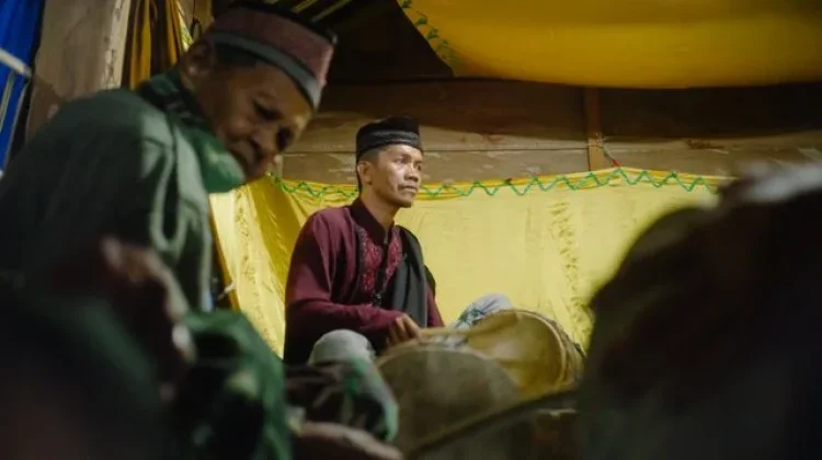 Tradisi Panjang Jimat Maulid Nabi Terjaga di Keraton Cirebon Kasepuhan