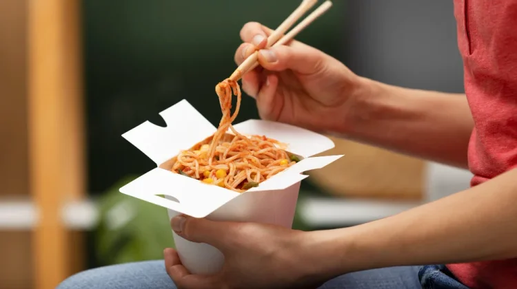 Pola Makan Berantakan saat Akhir Bulan