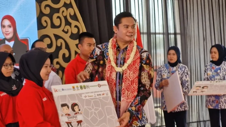 OJK Cirebon Dorong Budaya Menabung Siswa Sekolah Rakyat melalui SimPel