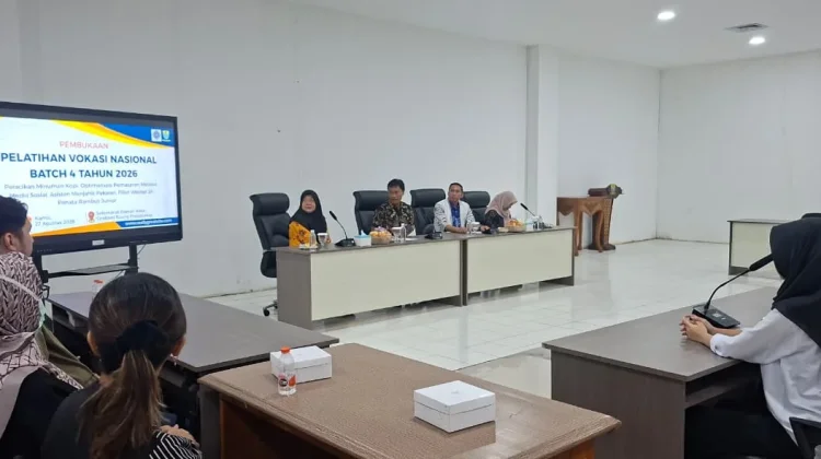 Wali Kota Cirebon Dorong Peserta Pelatihan Vokasi Jadi Wirausaha