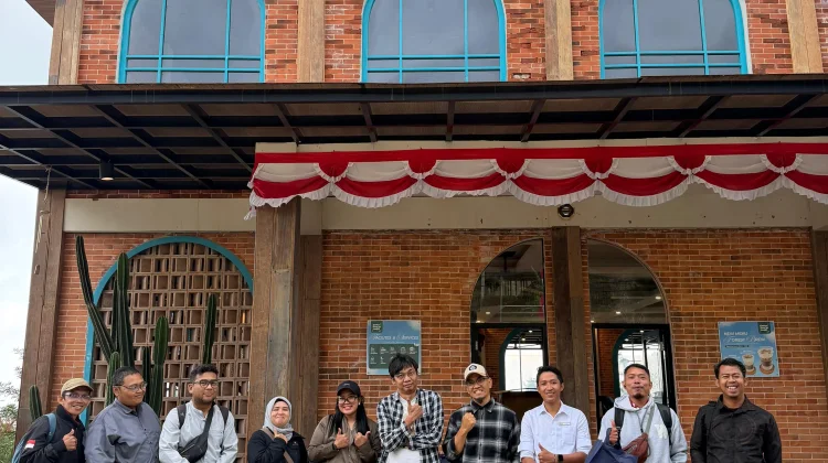 Dua Hari Workshop, Media Homeless Ciayumajakuning Bahas Bisnis dan AI