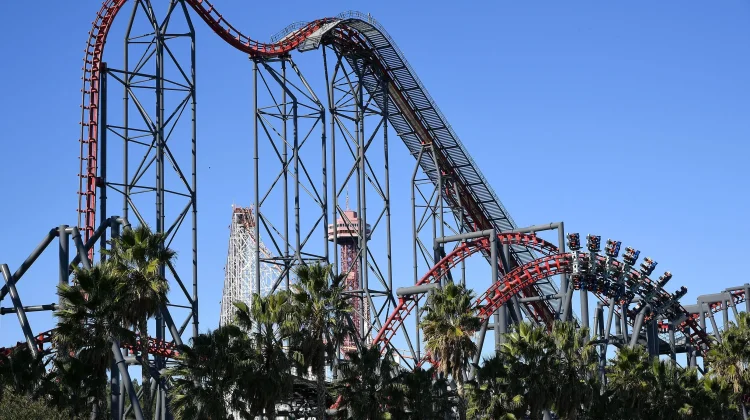 Wahana "X2" di Six Flags Magic Mountain Sebabkan Pengunjung Cedera Otak