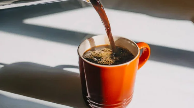 Takaran Gula Sedikit Mulai Jadi Kebiasaan saat Memesan Kopi