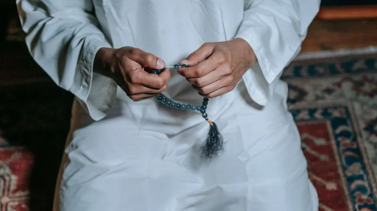 Perbanyak Shalawat di Bulan Maulid, Umat Muslim Didorong Raih Keutamaan & Syafaat