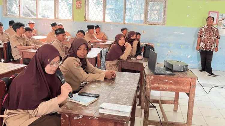 MTsN 10 Cirebon Edukasi Siswa tentang Pertolongan Pertama Psikologis